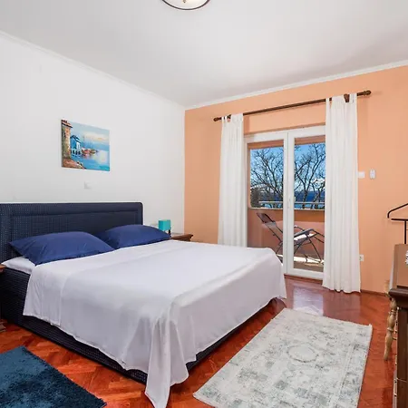 Villa Monticello Crikvenica, 200m From Sea With Rome Garden