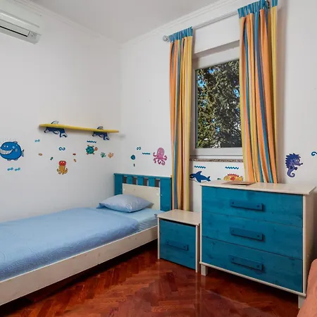 Villa Monticello Crikvenica, 200m From Sea With Rome Garden *
