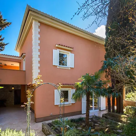 Villa Monticello Crikvenica, 200m From Sea With Rome Garden Dramalj