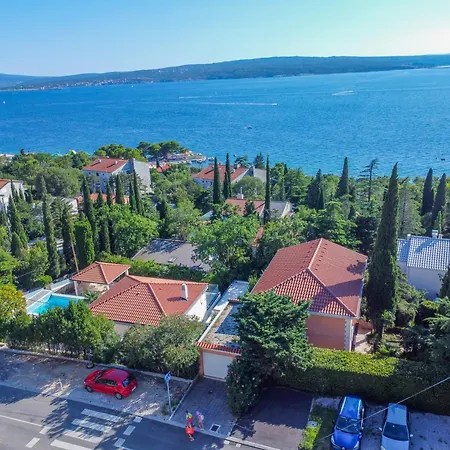 Monticello Crikvenica, 200m From Sea With Rome Garden