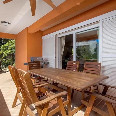 Monticello Crikvenica, 200m From Sea With Rome Garden Dramalj