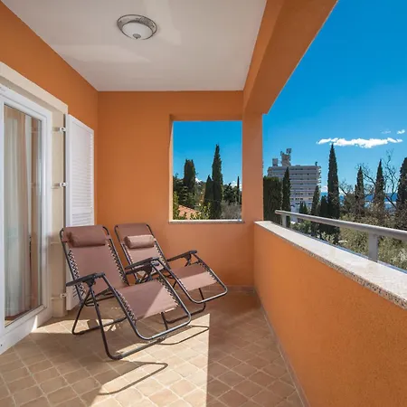 Monticello Crikvenica, 200m From Sea With Rome Garden *